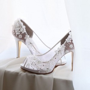 2019 spring new bride sandals wedding high heels fish mouth flower pearl rhinestone lace single shoes large size female